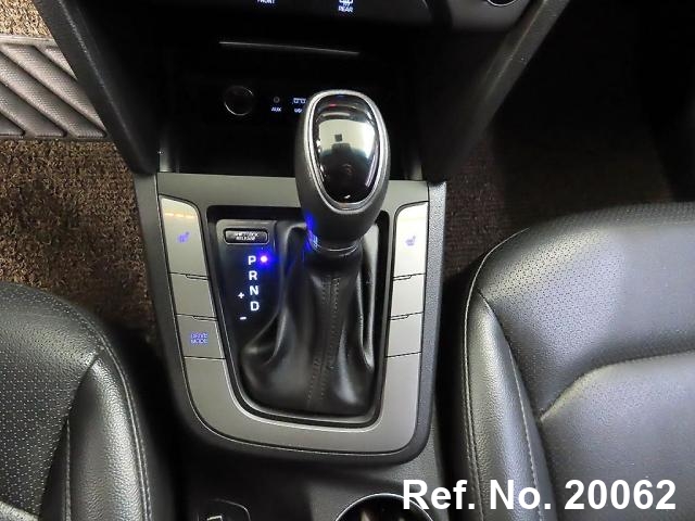  Hyundai / Avante Stock No. 20062